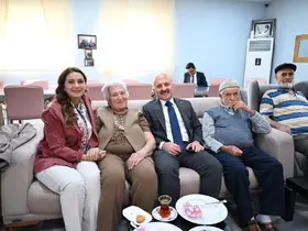 Aydın Valisi Varol, yaşlı çınarların gönlünü aldı

