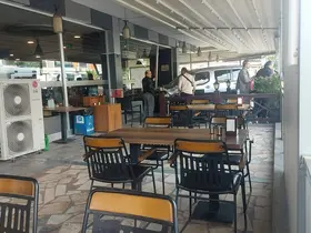 Aydın’da 15 yaşındaki sürücü iş yerine daldı: 1 yaralı
