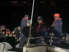 Ayvacık açıklarında 30 kaçak göçmen yakalandı

