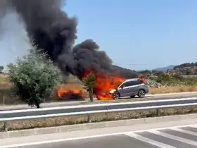 Ayvacık’ta araç yangını
