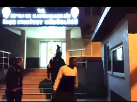 Ayvalık Polisinden sağanak yağmur altında göçmen avı
