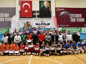 Badminton Yıldızlar Grup Müsabakaları sona erdi

