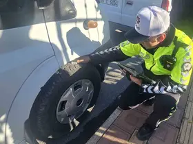 Bafra’da kış lastiği denetimi: 59 servis kontrol edildi
