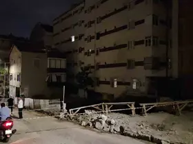 Bahçelievler’de yanında temel kazılan 7 katlı binadan çatlama sesi gelince tahliye edildi
