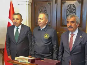 Bakan Ali Yerlikaya, Kilis Valisi Tahir Şahin ile bir araya geldi
