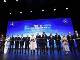 Bakan Bayraktar: "30 milyar dolarlık yatırımla, 30 bin kilometre uzunluğunda elektrik iletim hatları inşa edeceğiz"
