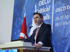 Bakan Bayraktar: ‘‘Türkiye’nin enerji dönüşümünün kalbinde kritik mineraller var’’
