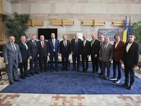 Bakan Bolat, ARICE Başkanı Frunzulica ile bir araya geldi

