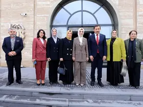 Bakan Göktaş Hoşkubbe Millet Kütüphanesini ziyaret etti