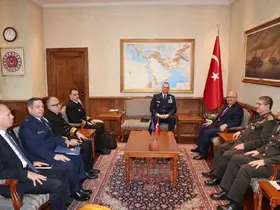 Bakan Güler, Avrupa Müttefik Kuvvetleri Yüksek Komutanı Grynkewich’i kabul etti
