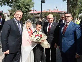 Bakan Güler, Kars Valiliğini ve Belediyesini ziyaret etti
