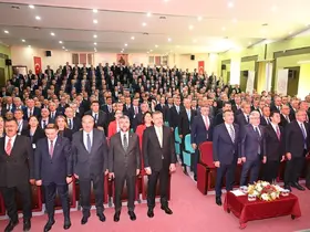 Bakan Tekin: "Biz büyük bir camiayız"
