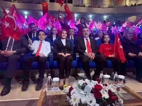 Bakan Tekin ve Bakan Göktaş ‘Köklü Geçmişten Güçlü Cumhuriyete’ programında öğrencilerin müzikli gösterisini izledi
