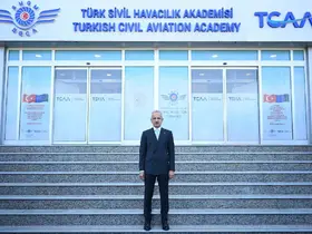 Bakan Uraloğlu: "2030 yılı hedefimiz sürdürülebilir havacılık yakıtı ile karbondioksit emisyonunu yüzde 5 oranında azaltmaktır"