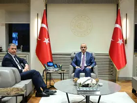Bakan Uraloğlu, İzmir Büyükşehir Belediye Başkanı Tugay’ı kabul etti
