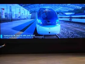 Bakan Yardımcısı Boyraz, gençlere milli hızlı treni böyle tanıttı
