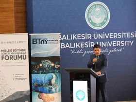 Bakan Yardımcısı Boyraz, "Mesleki Eğitimde Güncel Yaklaşımlar Forumu"nda öğrencilerle buluştu

