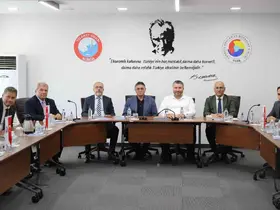 Bakan Yardımcısı Oruç Baba İnan, Aliağa’da yatırımcılarla bir araya geldi
