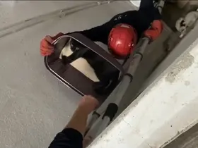 Balıkesir’de apartman boşluğuna düşen kedi yaralı olarak kurtarıldı
