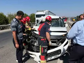 Balıkesir’de çift taraflı trafik kazası; 1 yaralı
