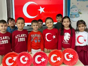 Balıkesir’de eğitimde ikinci dönem bayrak sevgisiyle başladı
