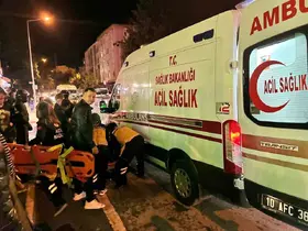 Balıkesir’de motosiklet yayaya çarptı: 2 yaralı
