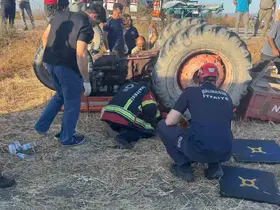 Balıkesir’de traktör ve otomobil kaza yaptı 2 yaralı
