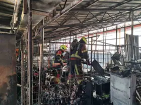 Balıkesir’de zincir market deposunda yangın
