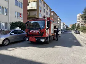 Balkonda alevlenen piknik tüpü sebebiyle yangın çıktı
