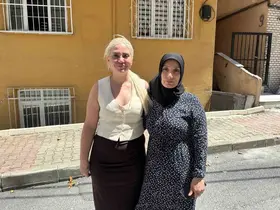 "Bana satır fotoğrafları gönderiyorlar" diyerek tehdit edildiğini söyledi: "Kardeşimi tandırda yaktılar, beni susturamayacaklar"
