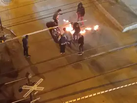Bandırma’da helyum balonları yüksek gerilim hattına temas etti: 1 kişi yaralandı
