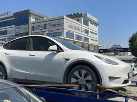 Başakşehir’de park ettiği aracından inerken silahlı saldırıya uğradı
