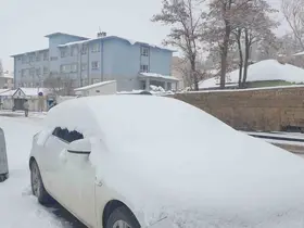 Başkale’de kar yağışı

