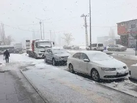 Başkale’de kar yağışı
