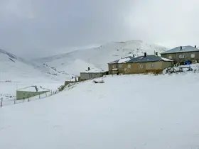 Başkale’de kar yağışı etkili oldu
