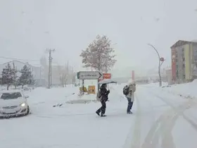 Başkale’de yoğun kar yağışı
