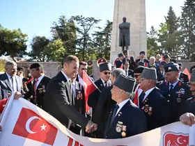Başkan Ahmet Akın’dan Gaziler günü mesajı
