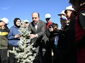 Başkan Altay öğrencilerle fidan dikti