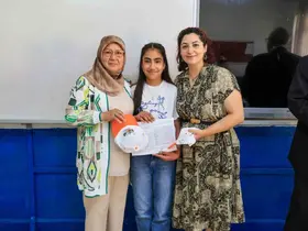 Başkan Arslan öğrencilerin karne heyecanına ortak oldu
