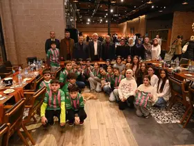 Başkan Başdeğirmen, şampiyon takımla buluştu
