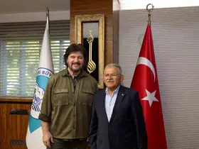 Başkan Büyükkılıç, Ahmet Şafak’ı ağırladı, konser coşkusuna ortak oldu
