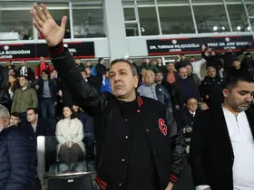 Başkan Dere: "Umutsuzluğa kapılmak ya da geri adım atmak yok"
