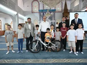 Başkan Geçit, " Rotamız Cami neşesi" etkinliğinde çocukların coşkusuna ortak oldu
