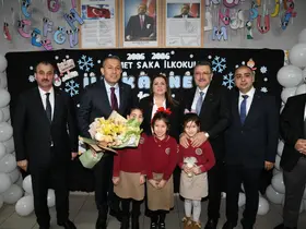 Başkan Genç, öğrencilerin karne heyecanına ortak oldu
