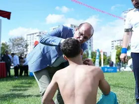 Başkan İlhan Geçit’ten sakatlanan güreşçiye ilk müdahale
