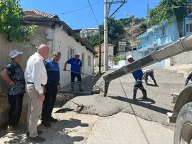 Başkan Kumral mahallerde yürütülen çalışmaları yerinde inceledi
