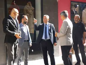 Başkan Kurnaz: "Gazi Caddesi daha modern ve daha aydınlık bir görünüme kavuşacak"
