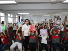 Başkan Metin’den öğrencilere kırtasiye desteği
