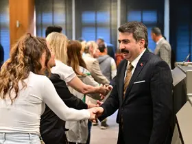 Başkan Oktay Yılmaz belediye personeliyle bayramlaştı
