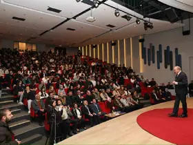 Başkan Özlü gençlere hem kariyer sırlarını hem de yeni hayalini anlattı

